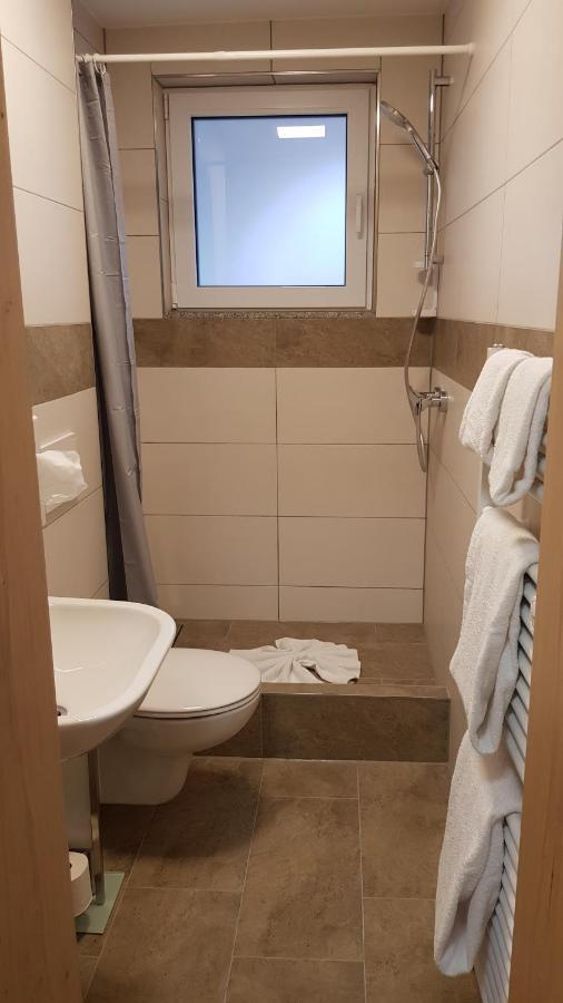 Braustueble Und Hotel Zur Post ويلر-سيمربيرغ المظهر الخارجي الصورة